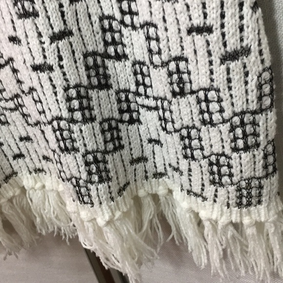 Ruby Rd White & Black Scoopneck Fringe Sweater - Picture 4 of 7